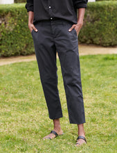 Load image into Gallery viewer, The  Italian Chino Pant in Black
