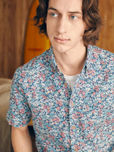 Load image into Gallery viewer, Faherty Men&#39;s SS Breeze Shirt in Seafoam Beach Blossom
