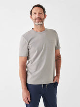 Load image into Gallery viewer, Faherty Men&#39;s Sunwashed Pocket Tee in Wind Grey
